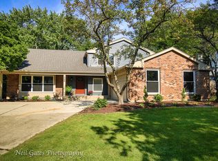 1549 Aztec Cir, Naperville, IL 60563