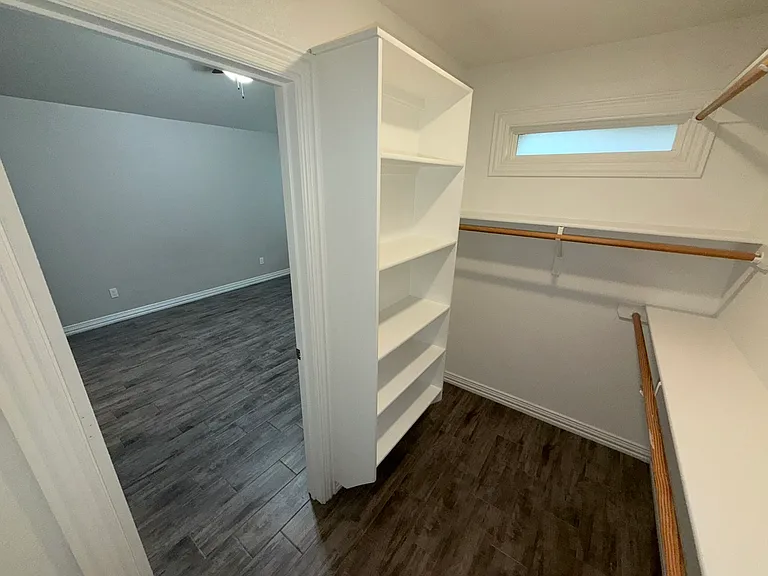 3345 Berkshire Dr — Photo 8