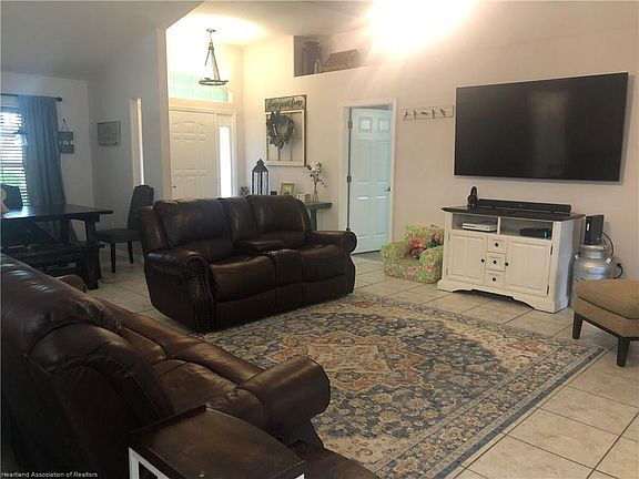 3rd image of 426 Lake August Dr