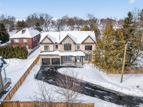 28 Saint George St, Georgina, ON L0E 1L0