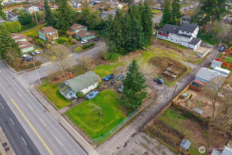 3rd image of 2502 S 74th Street