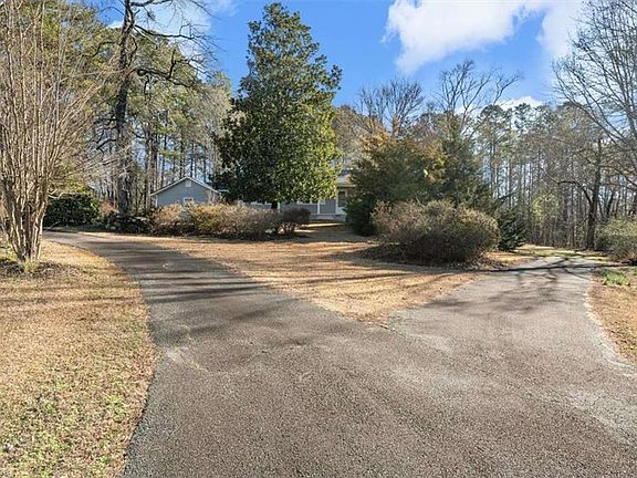 3rd image of 3948 New Hope Church Rd SE