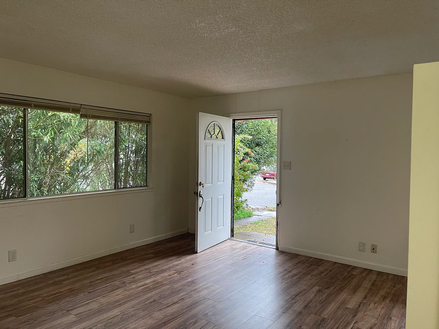 2 bed, $1,250 — Photo 2
