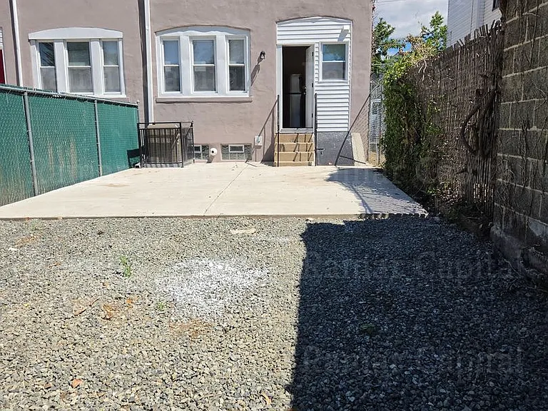 2754 Mickle St — Photo 20