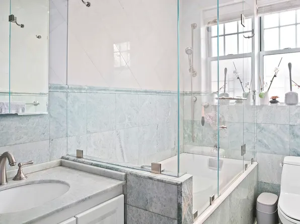 6039 Huxley Avenue image 7 of 10