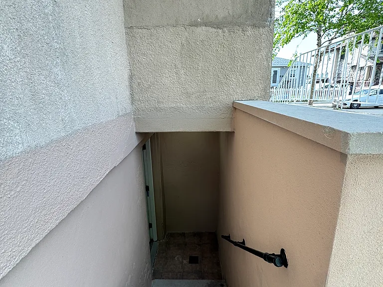 1 Beacon Pl #BASEMENT — Photo 16