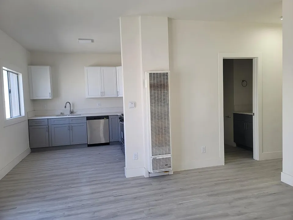 721 Pine Ave #1
