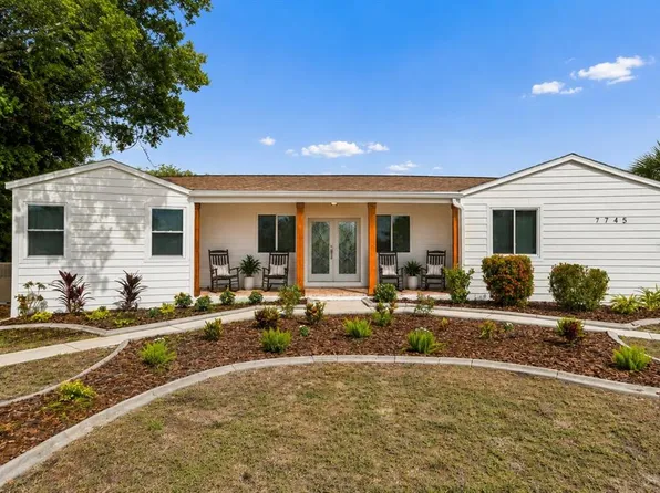 7745 Westmoreland Dr, Sarasota, FL 34243
