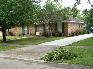 5605 Stonewall Dr, Baton Rouge, LA 70817