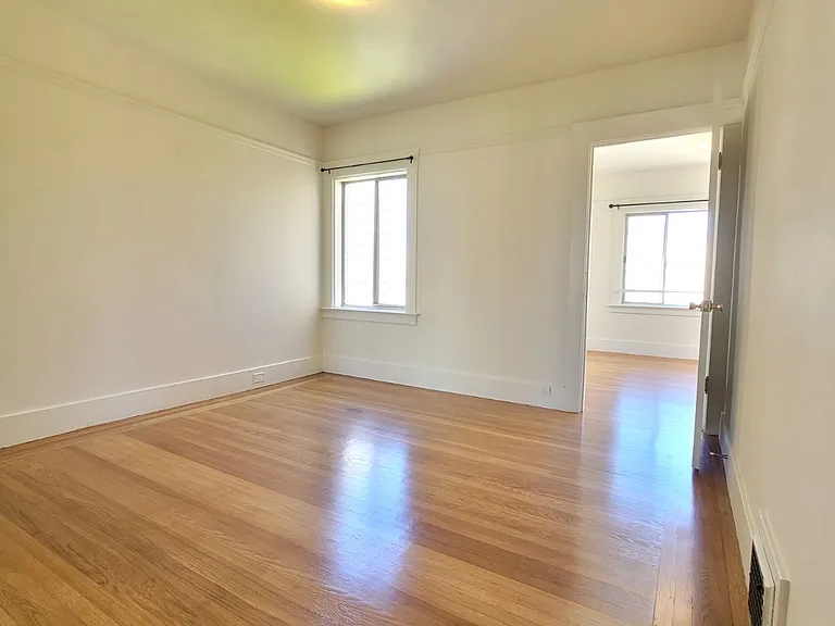 838 25th Ave — Photo 9