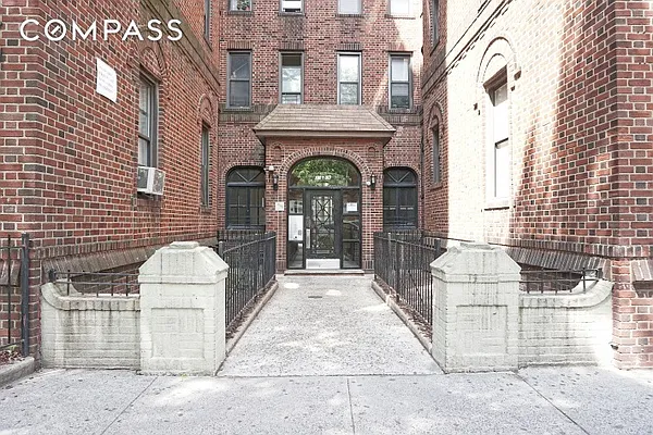 Rented by Compass | media 10