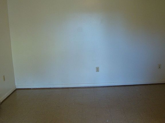 3rd image of 610-642 Lee St #46