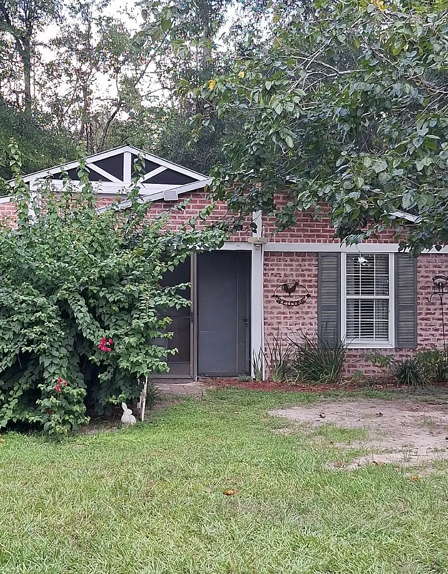 2 bed, 900 sqft, $1,400 — Photo 1