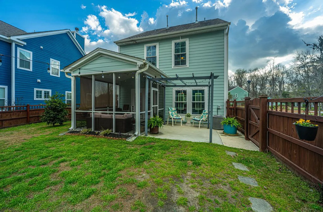 1666 Sparkleberry Ln — Photo 3