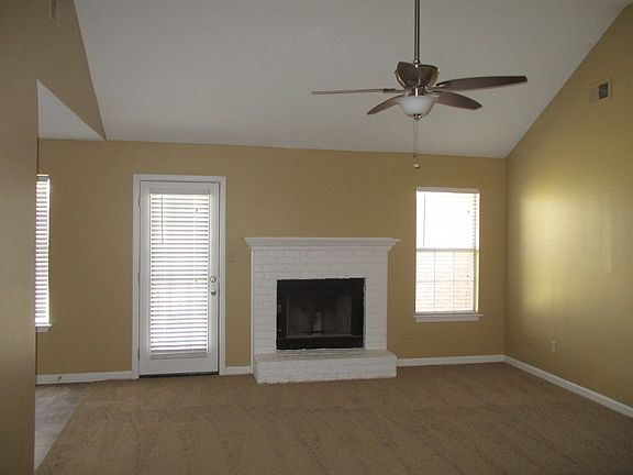 915263_Living_04082016