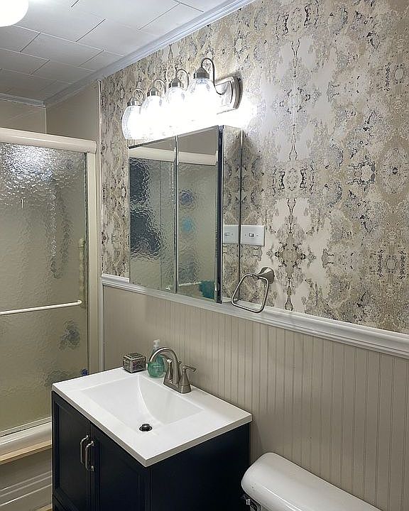 Main bathroom
