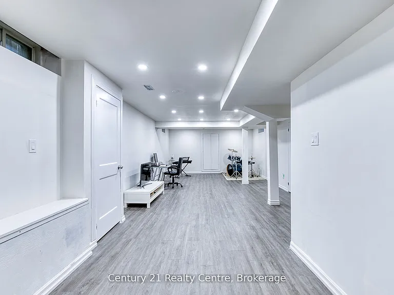 45 Hatch St E — Photo 37