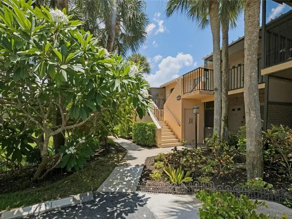 4010 Ice Castle Way APT 8, Naples, FL 34112