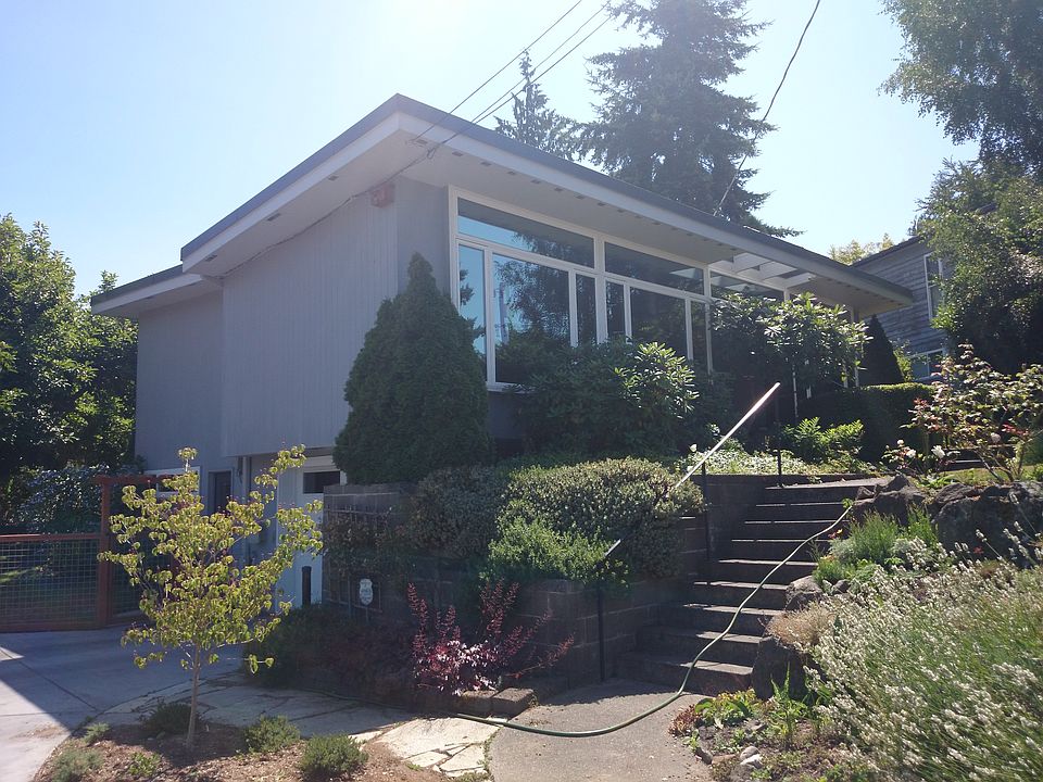 2nd image of 5111 SW Grayson St