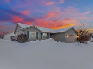 1463 Prairie Rose Dr, Sun Prairie, WI 53590