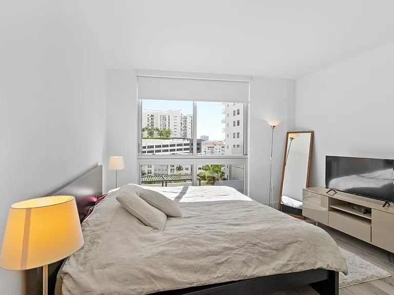 1010 SW 2nd Ave #609 — Photo 9