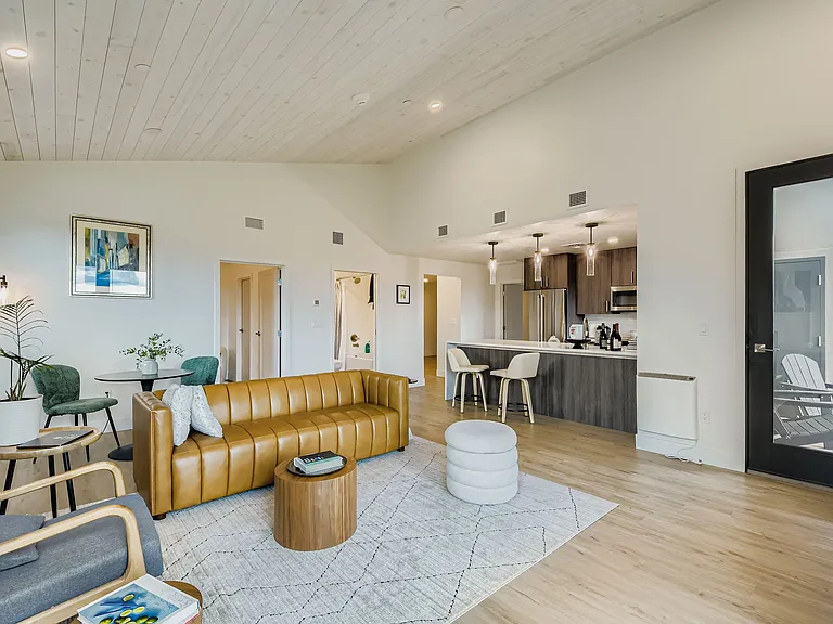 91 Mount Hope Cir #B303 — Photo 6