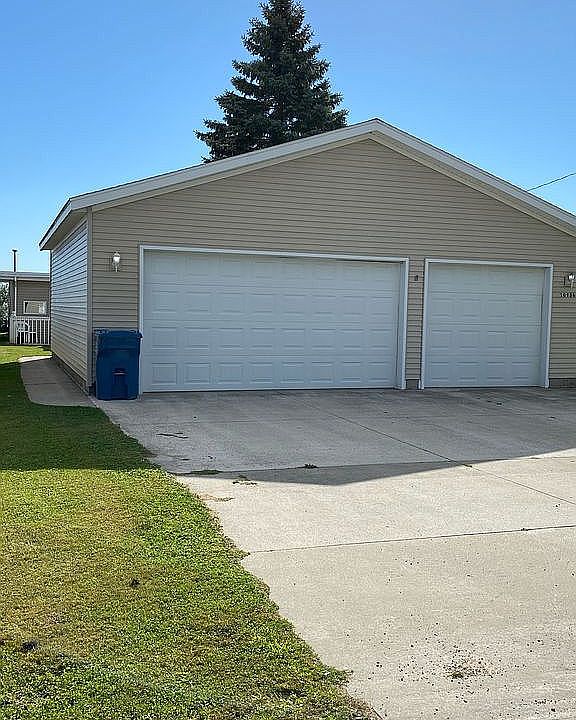 1st image of 10936 W Shore Dr