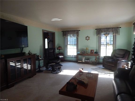 4th image of 8485 Squirrel Hill Dr NE