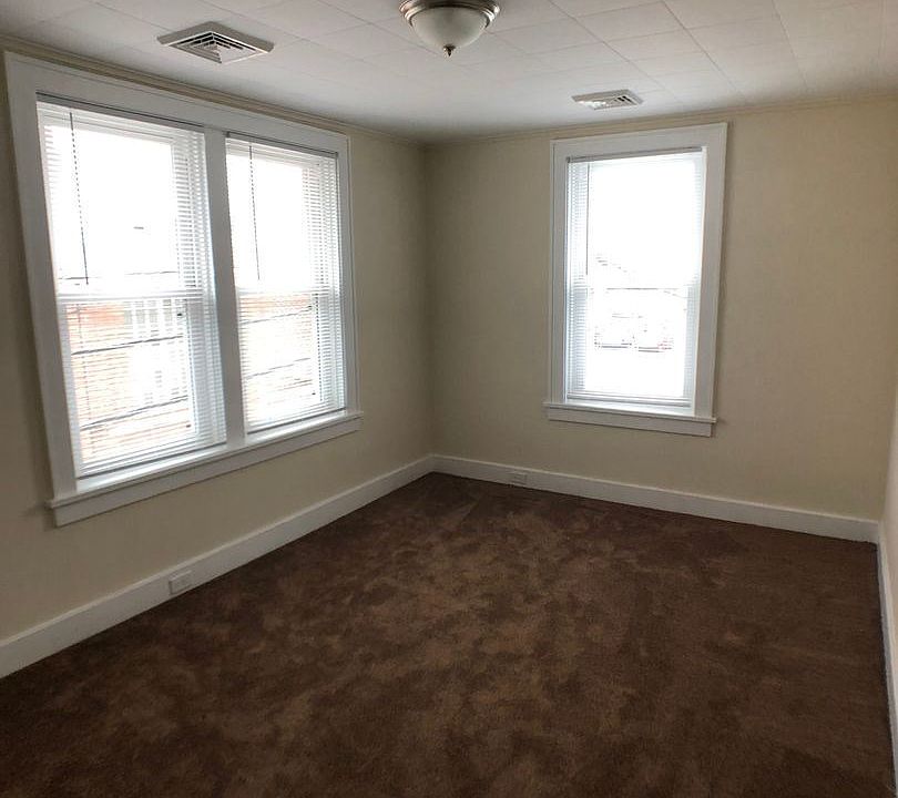 2nd image of 3411 Derry St APT 1