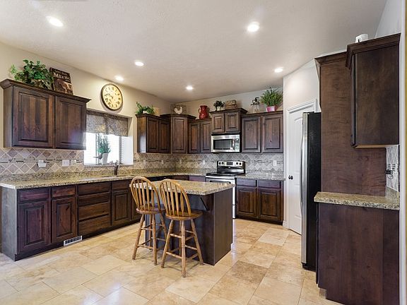 4th image of 4044 W Cypress