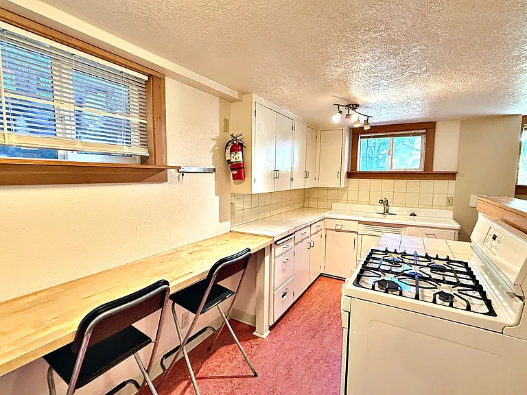 1240 N Wygant St — Photo 10