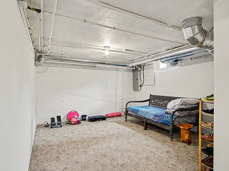 1154 E Chippewa Dr SE — Photo 11