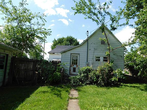 5th image of 438 W Oak St