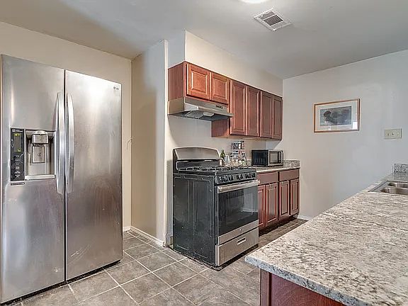 3rd image of 1261 Merrycrest Dr