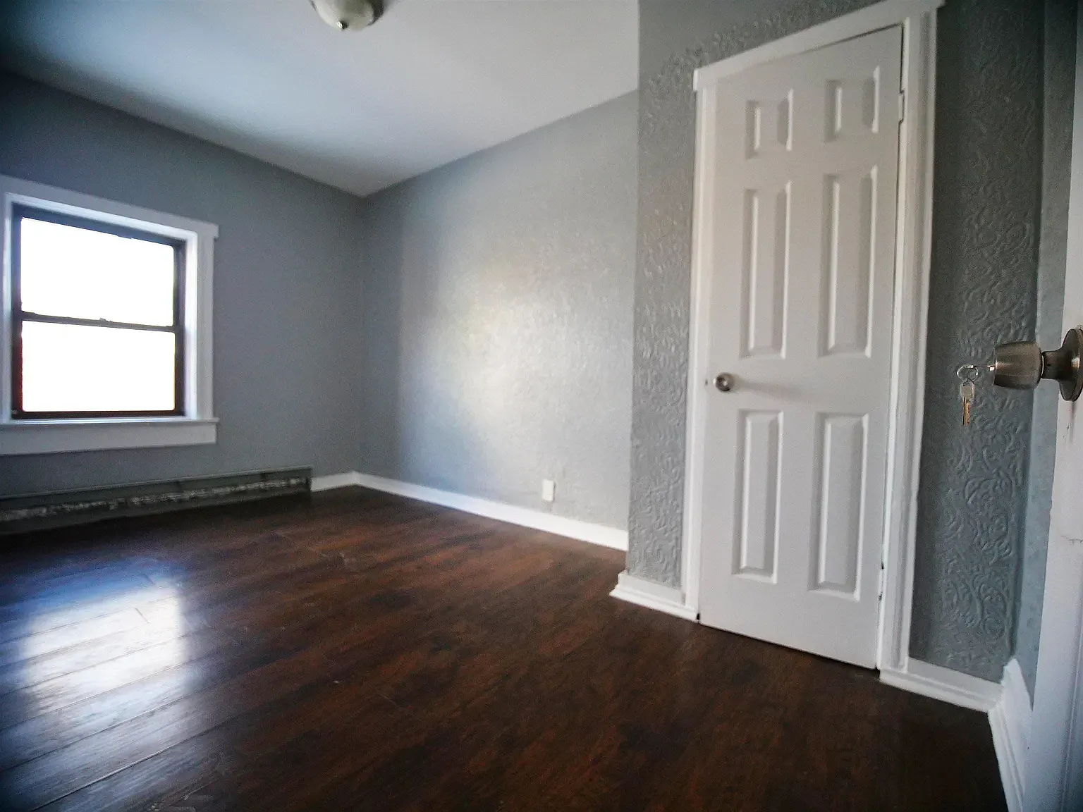 3 bed, 1000 sqft, $2,499 — Photo 4