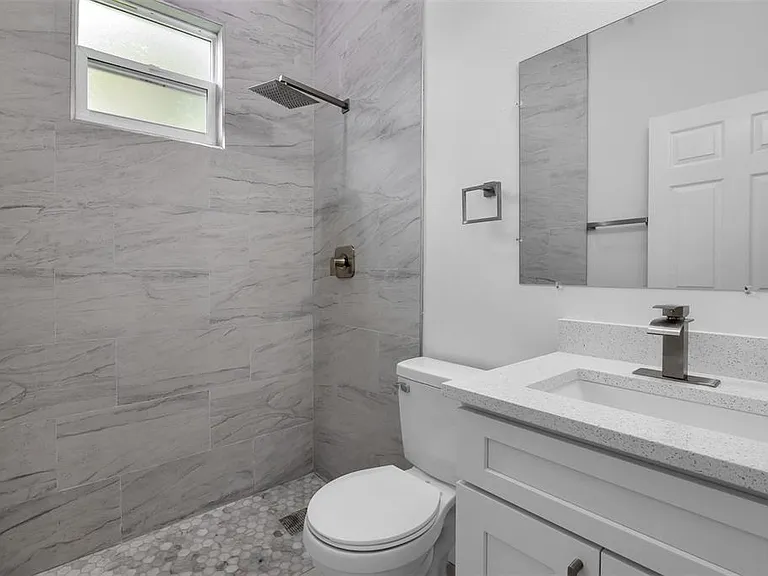1221 SW 5th St — Photo 14