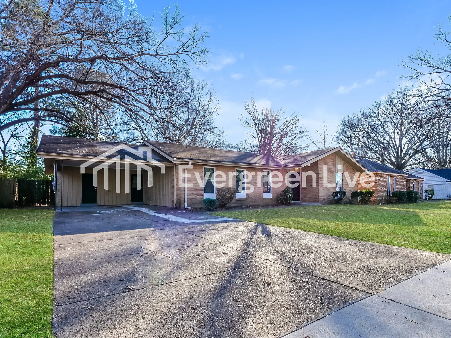 3 bed, 2.0 bath, 1603 sqft, $1,295 — Photo 2