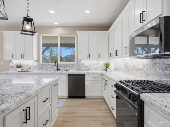 28840 Birkdale Ct, Tehachapi, CA 93561