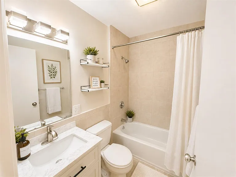 123 Clifton St #2 — Photo 4