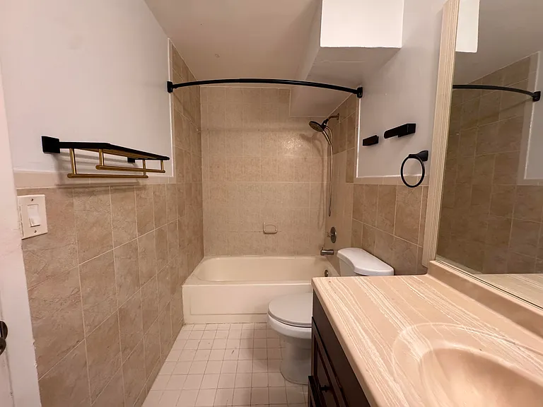 809 NE 199th St #105-7 — Photo 17