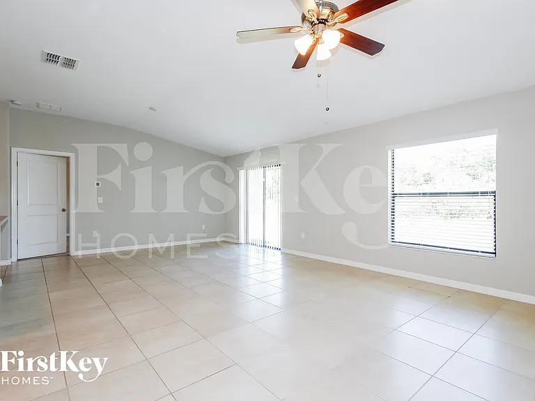 9637 Sage Creek Dr — Photo 4