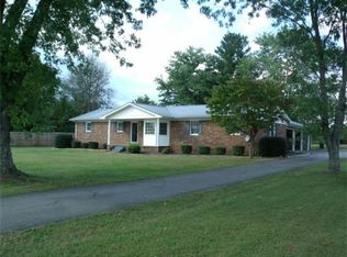 82 Swann Ln, Decherd, TN 37324