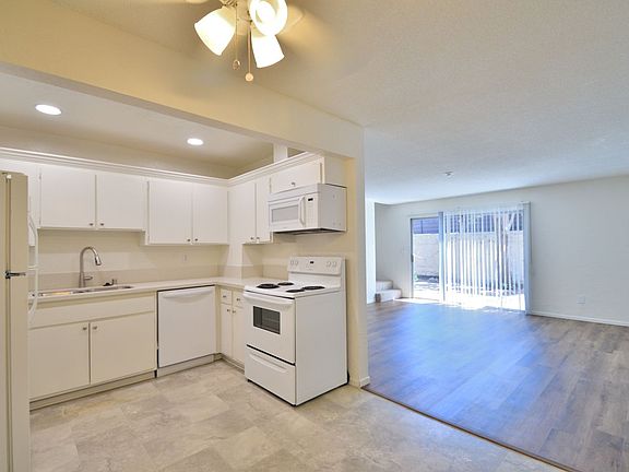 4th image of 1708 Marshallfield Ln