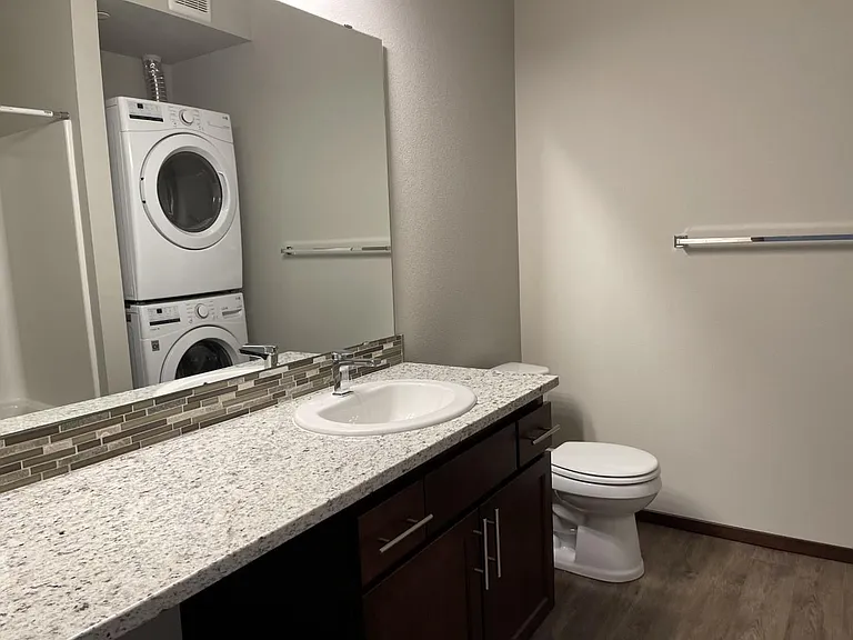 Remington Place Apartments — Photo 7