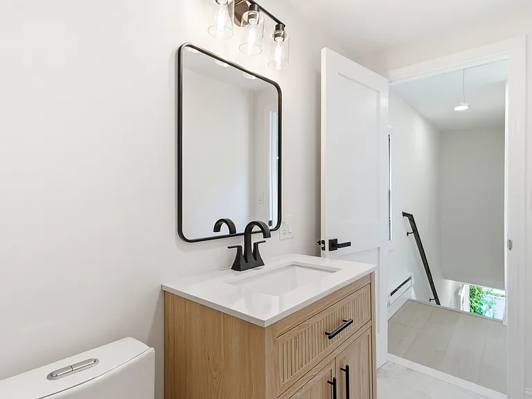 475 Burnside St — Photo 14