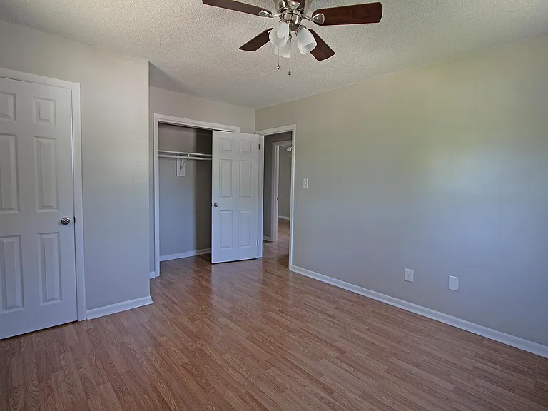350 Westmont Dr — Photo 16