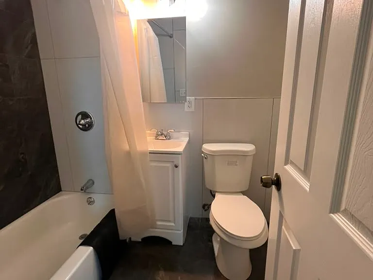 264-2A Lawrence St #3 — Photo 7