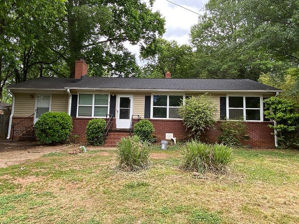 6 Mayflower Ave