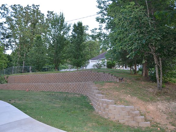 3rd image of 137 Leisure Ln