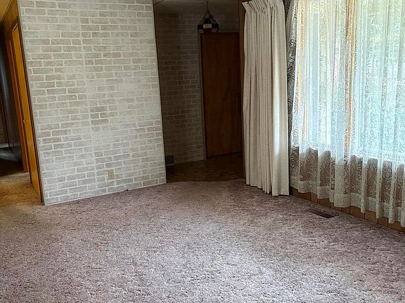 4th image of 5106 Washington Ave